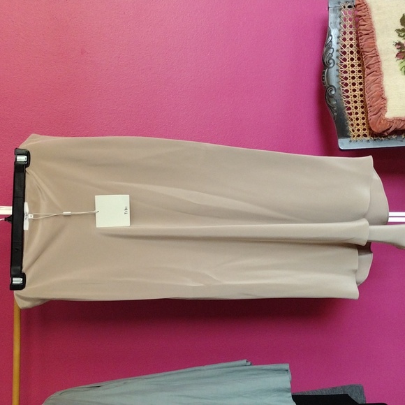 Tibi **NWT** silk 4 ply bias cut skirt in latte color. Size 12. - Picture 5 of 15